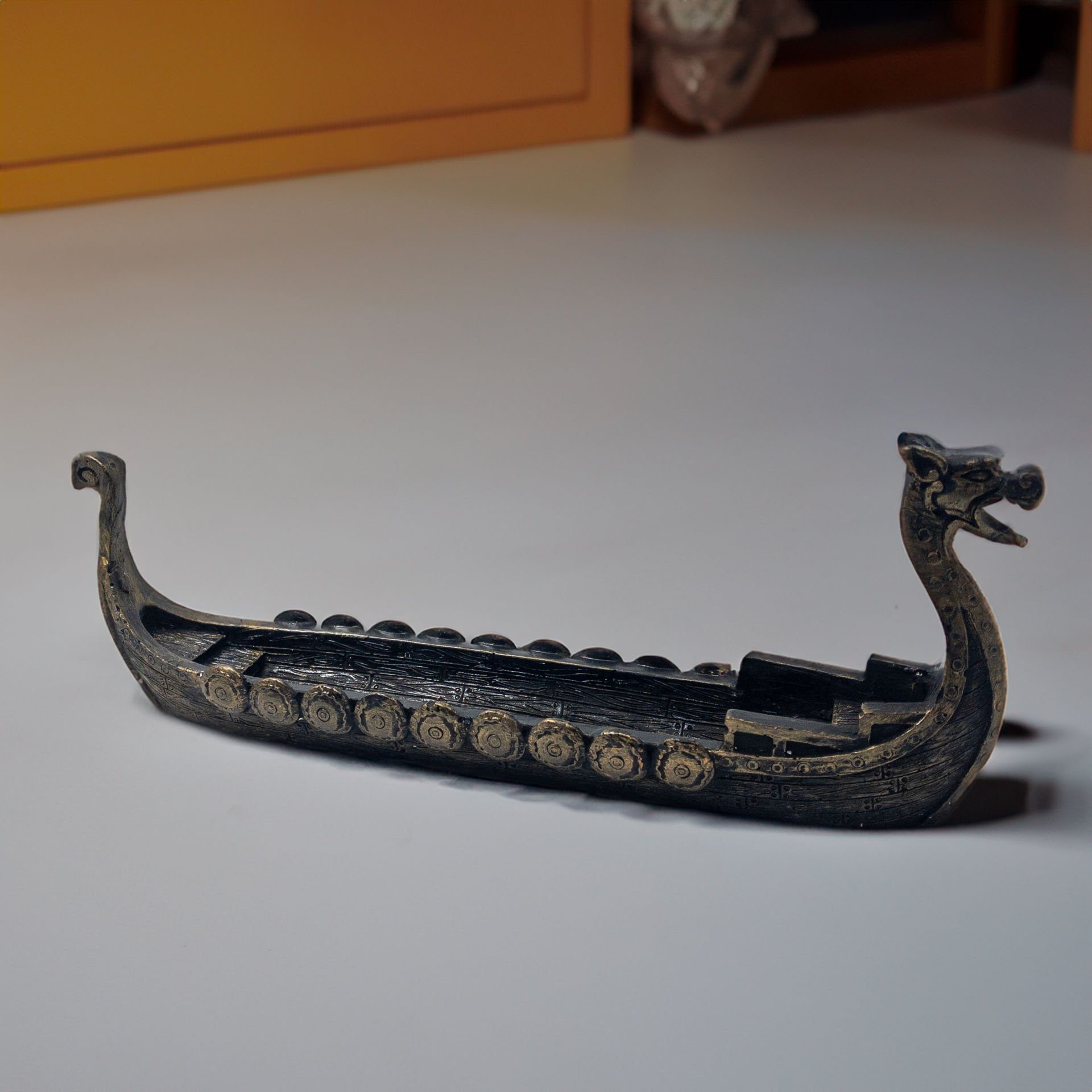 Viking Gemisi Siyah Ahşap Tütsülük