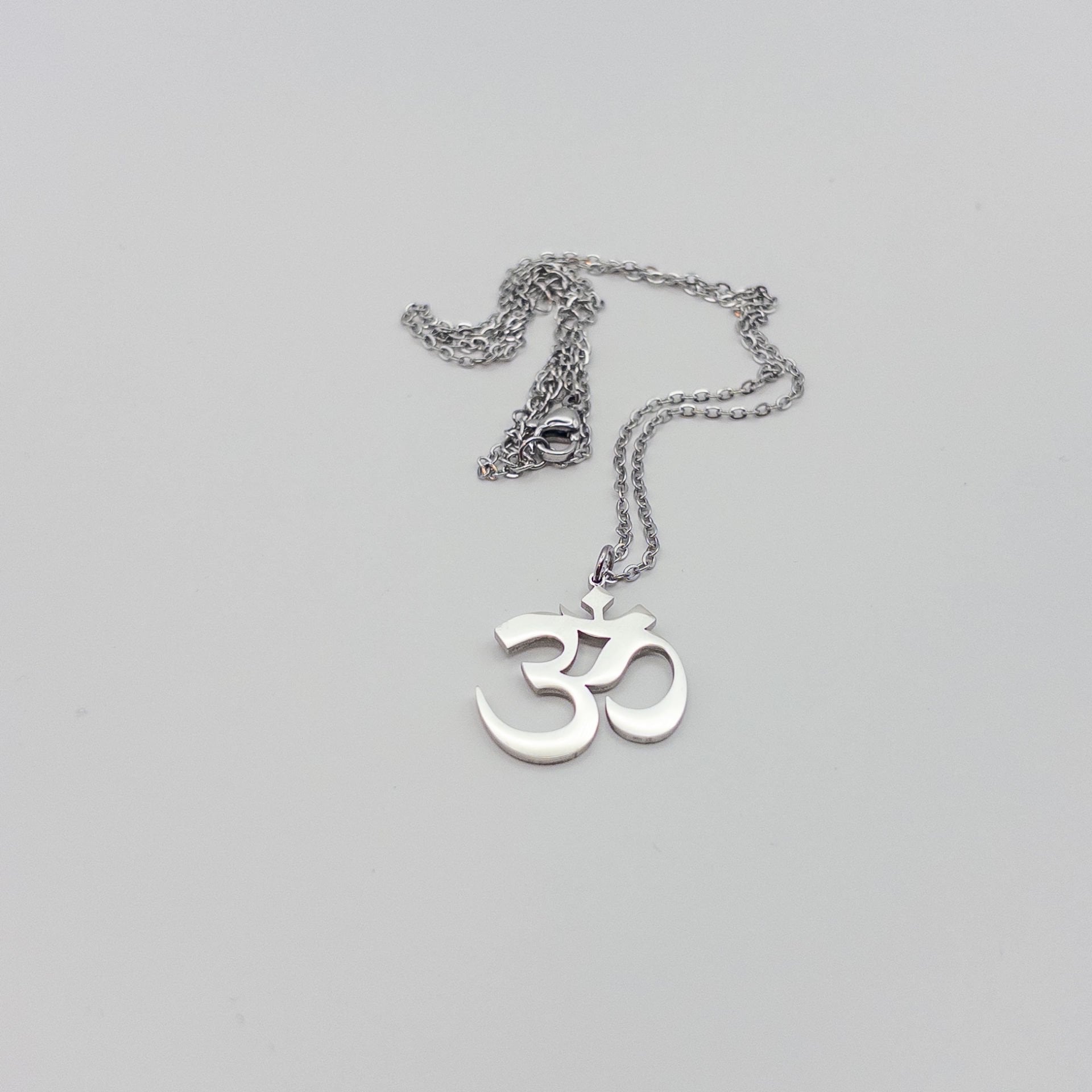 Ohm Sembollü Çelik Kolye (2 Farklı Model ve 2 Farklı Renk Seçeneği) Sadece Ohm Kalıp Gümüş Renk