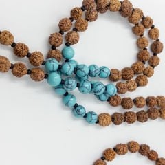 Turkuaz Taşlı 108li Rudraksha Kolye (Farklı Boyutlar)