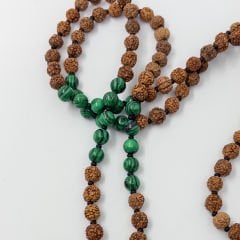 Malakit Taşlı 108li Rudraksha Kolye (Farklı Boyutlar)