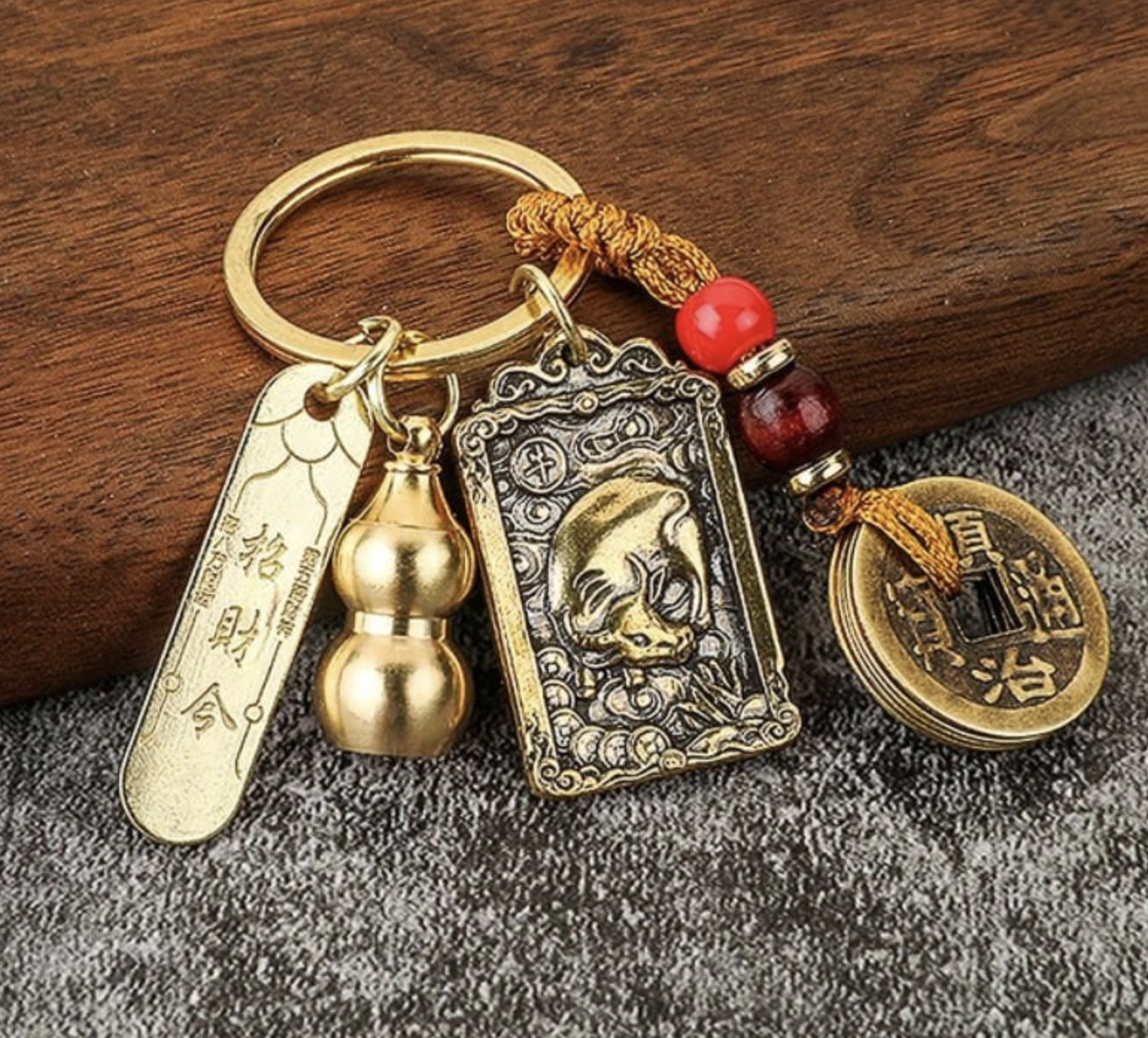 Boğa Figürlü Wu Lou Anahtarlık Güç ve Bereket