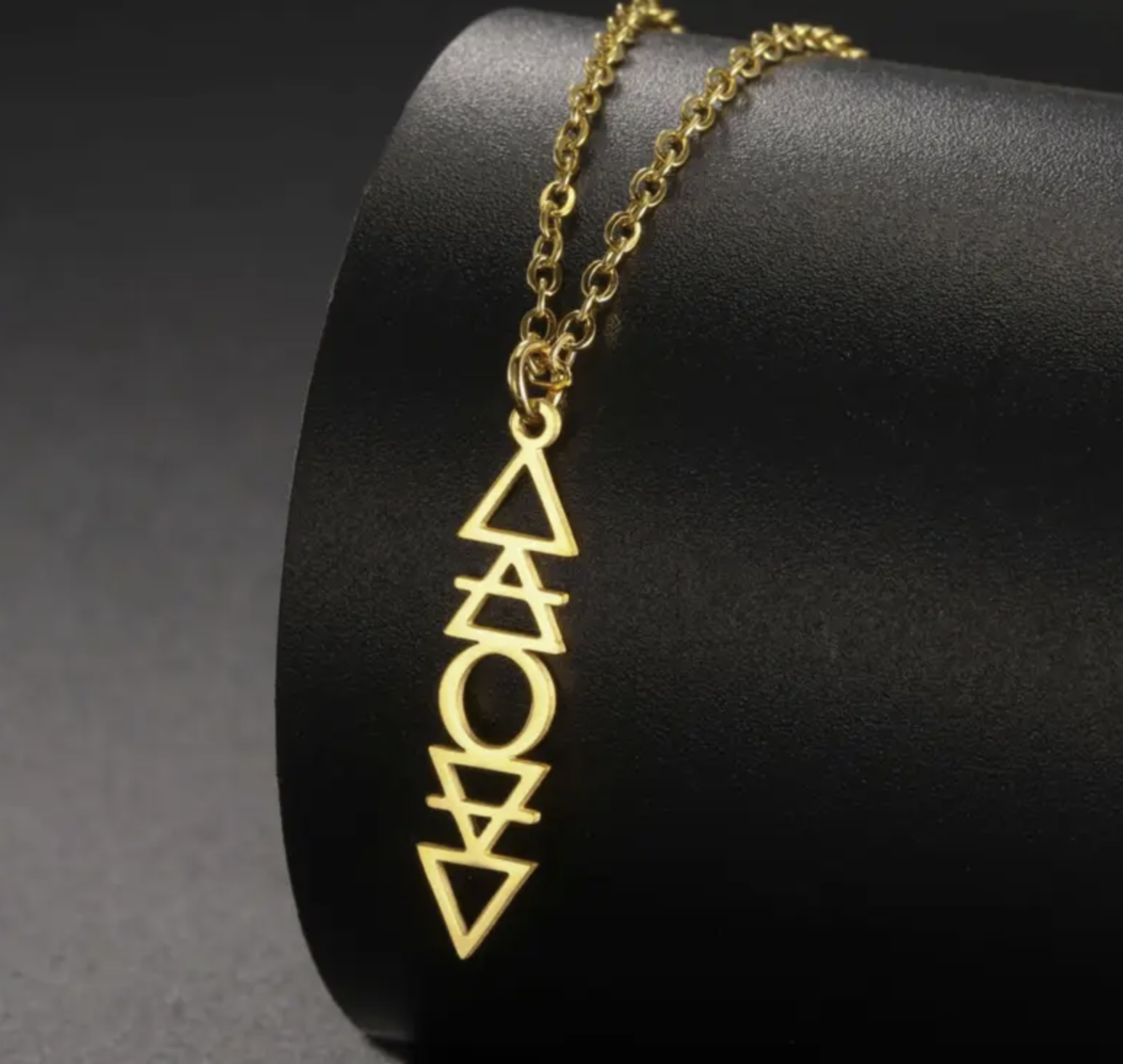 4 Element Kolyesi – Ateş, Su, Hava ve Toprak Sembollü Takı