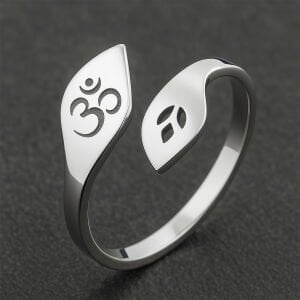 Om Sembollü Ayarlanabilir Çelik Kadın Yüzüğü (2 Renk)